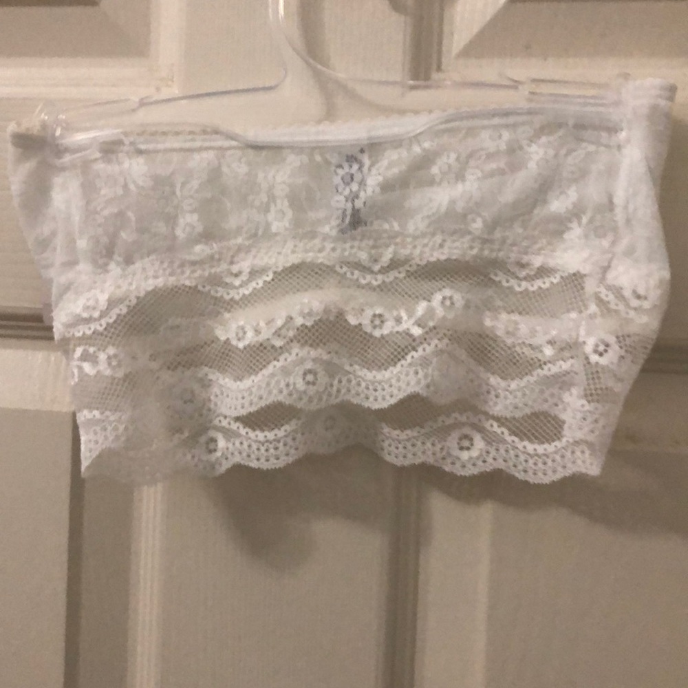 b. Temptd Lace Kiss Sheer Lace Bandeau 9 Night - Picture 5 of 5